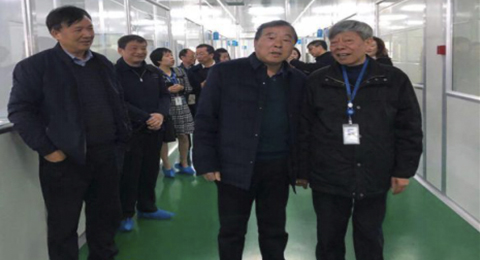 寧波市企業(yè)家協(xié)會(huì)等領(lǐng)導(dǎo)一行考察、慰問(wèn)集團(tuán)公司及康迪普瑞